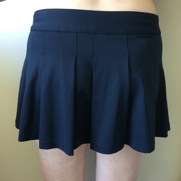 Lacoste Tennis Skirt - Picture 6 of 7